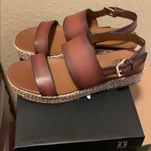 naturalizer jaycie platform sandal